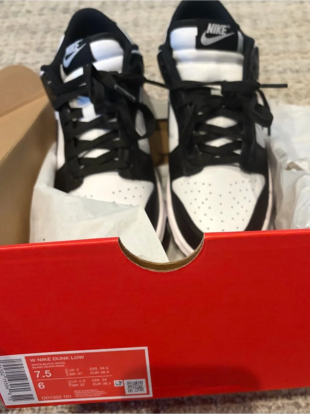 Nike white sneakers padded